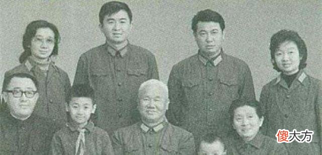 【历史故事】1984年邓公亲自批复，枪决开国元勋陈再道之子陈东平，所为何事？