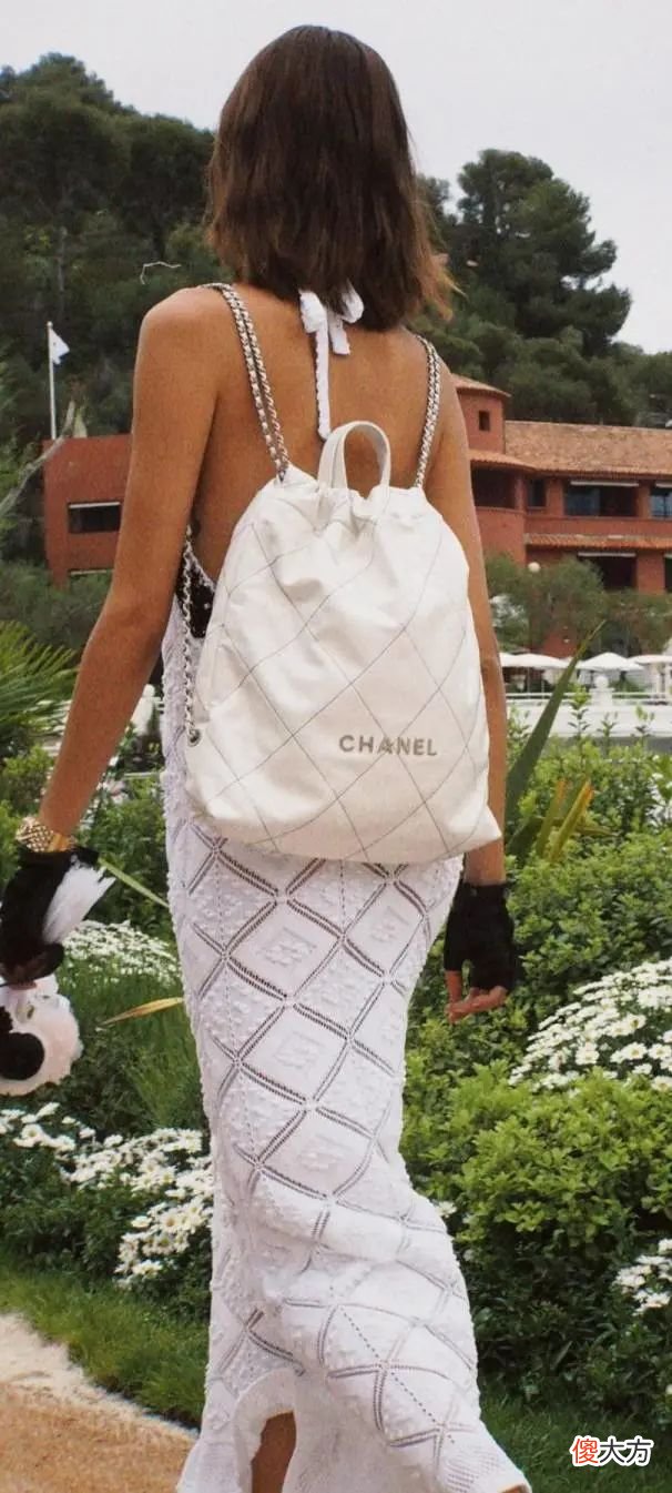【时尚一点】比F1更飒的CHANEL女孩都来这里度假了