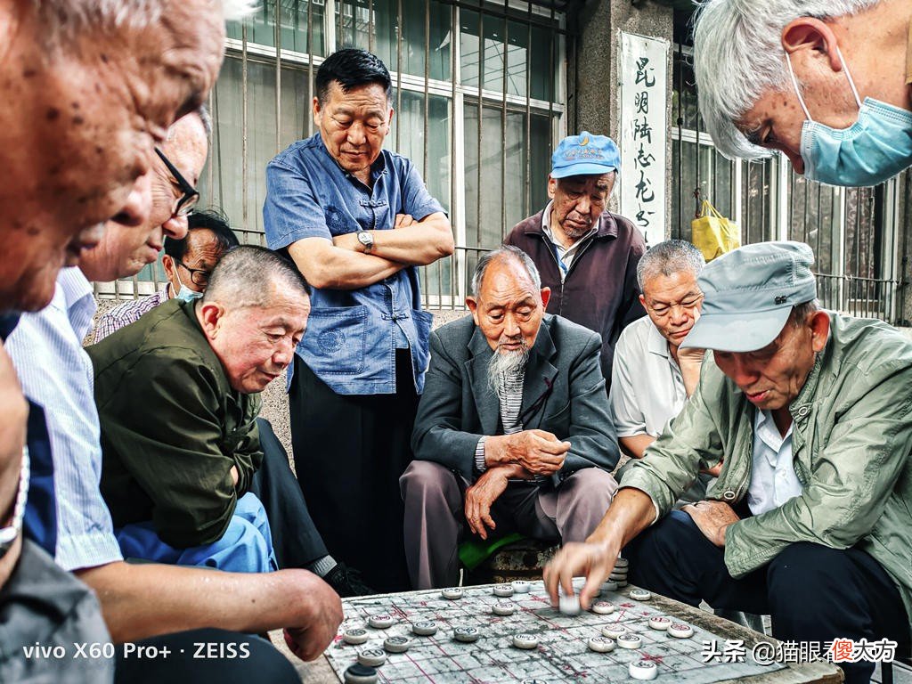 手机拍摄的照片真不比专业设备差 手机拍照差距大吗