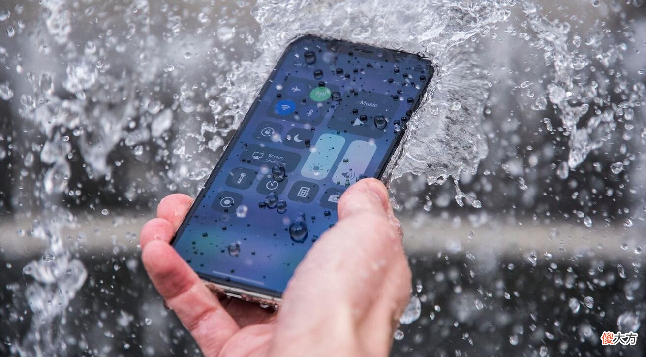 手机总是进水怎么破 手机老是进水怎么办