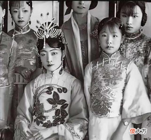 【爱历史】婉容被溥仪关在“猪圈”10年，被救出时，她说的一句话让人心酸