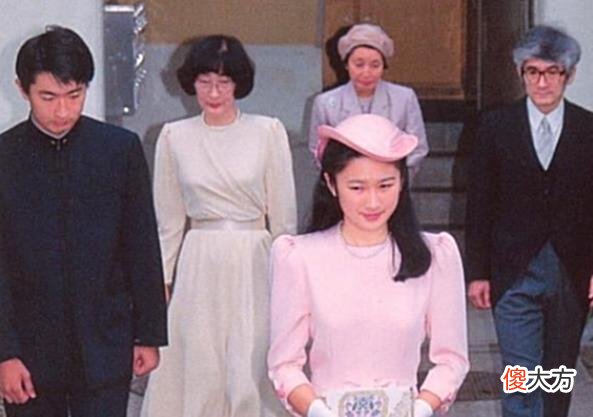 【历史故事】日本王室规矩可真多！53岁纪子熬成太子妃，仍要给爱子公主行礼