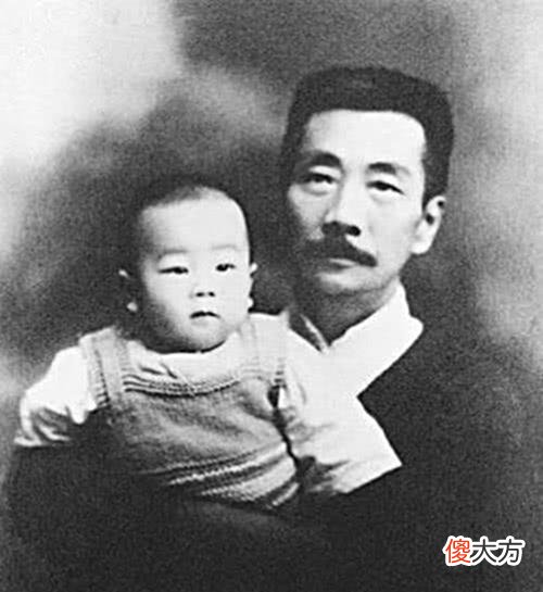 【爱历史】鲁迅笔下最“幼稚”的文章，全文只用了3个字，却让后人感动不已