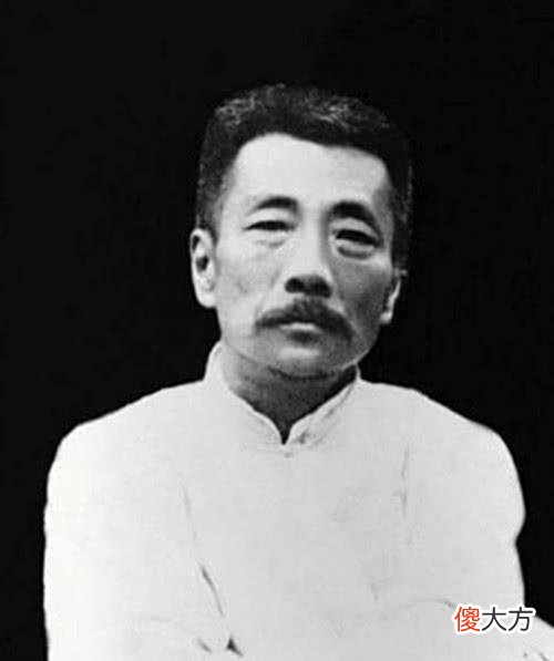 【爱历史】鲁迅笔下最“幼稚”的文章，全文只用了3个字，却让后人感动不已