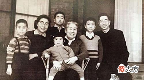 【爱历史】鲁迅笔下最“幼稚”的文章，全文只用了3个字，却让后人感动不已