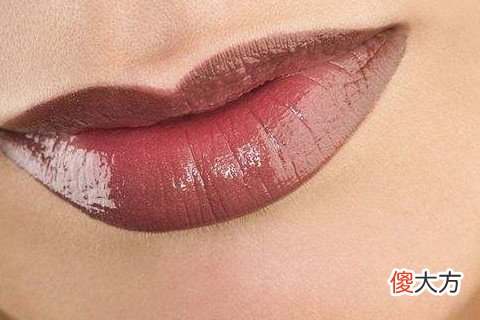 嘴唇薄厚看女人命运好不好