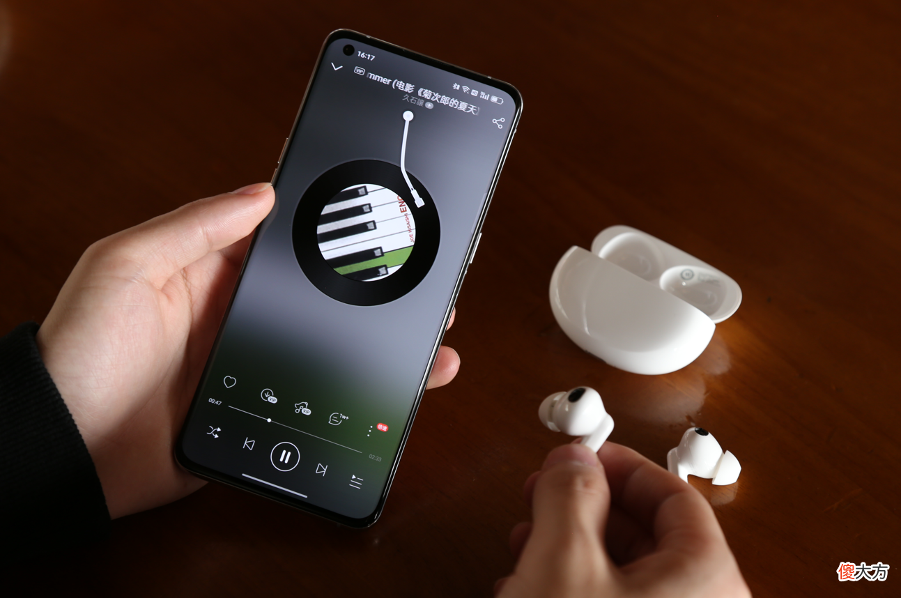 戴上OPPO Enco X2泪目？重现录音级音质，共研双单元打动音乐人OPPO丹拿共研同轴双单元：无线挑战有线的前提大师调音＆黄金听感：还原录音级音质的终极奥秘45dB降噪深度：创造安静的世界，只需双