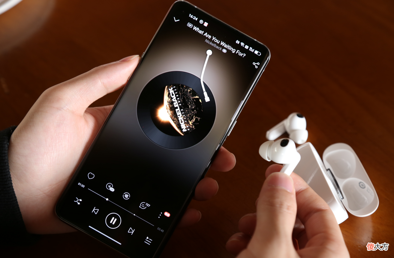 戴上OPPO Enco X2泪目？重现录音级音质，共研双单元打动音乐人OPPO丹拿共研同轴双单元：无线挑战有线的前提大师调音＆黄金听感：还原录音级音质的终极奥秘45dB降噪深度：创造安静的世界，只需双