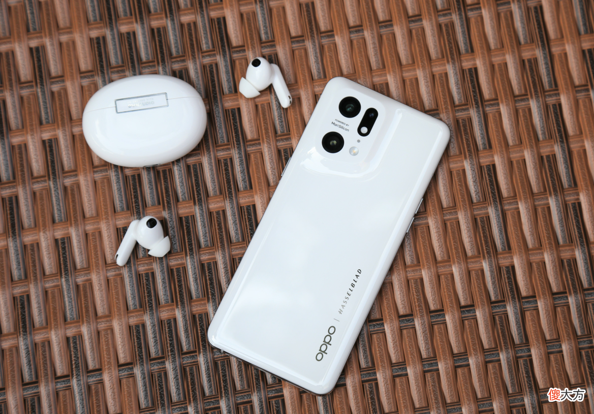 戴上OPPO Enco X2泪目？重现录音级音质，共研双单元打动音乐人OPPO丹拿共研同轴双单元：无线挑战有线的前提大师调音＆黄金听感：还原录音级音质的终极奥秘45dB降噪深度：创造安静的世界，只需双