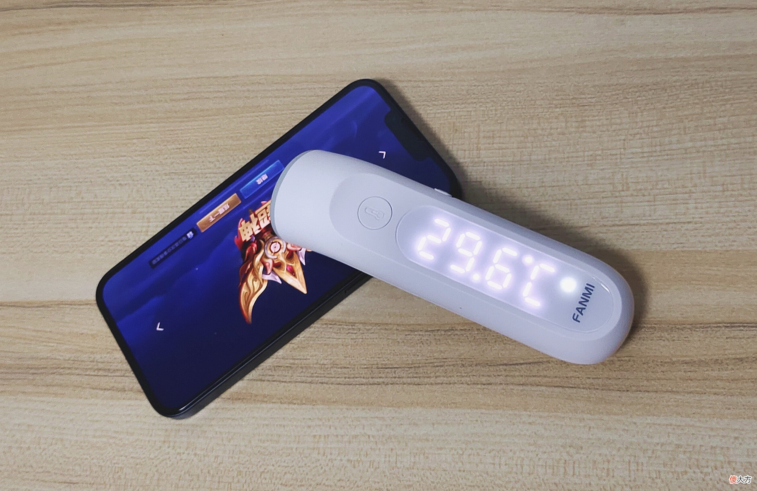 红魔涡轮散热背夹体验 红魔的散热背夹