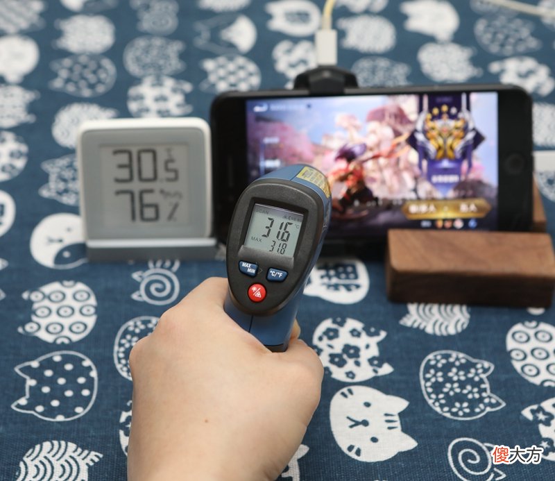 飞智蜂翼2pro手机散热器简测 飞智蜂翼2proAPP