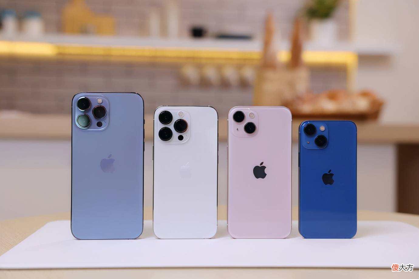苹果手机虽好但也分三六九等，这3款iPhone手机，不花一分冤枉钱第一款：iPhone13 Pro第二款：iPhone12第三款：iPhone 11