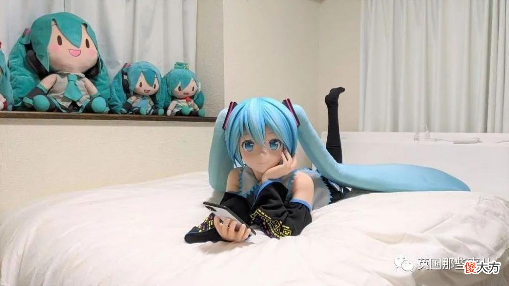 小哥与初音未来结婚两年不到，老婆停止服务，只剩一句  无法连接