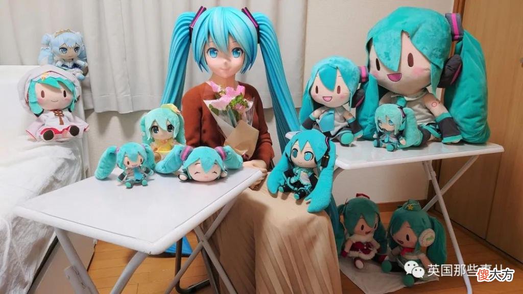 小哥与初音未来结婚两年不到，老婆停止服务，只剩一句  无法连接