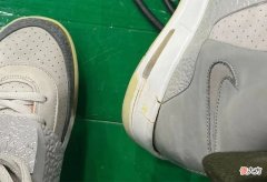 【就爱时尚】心碎！Air Yeezy 1 真没法穿了！上脚当场碎裂！