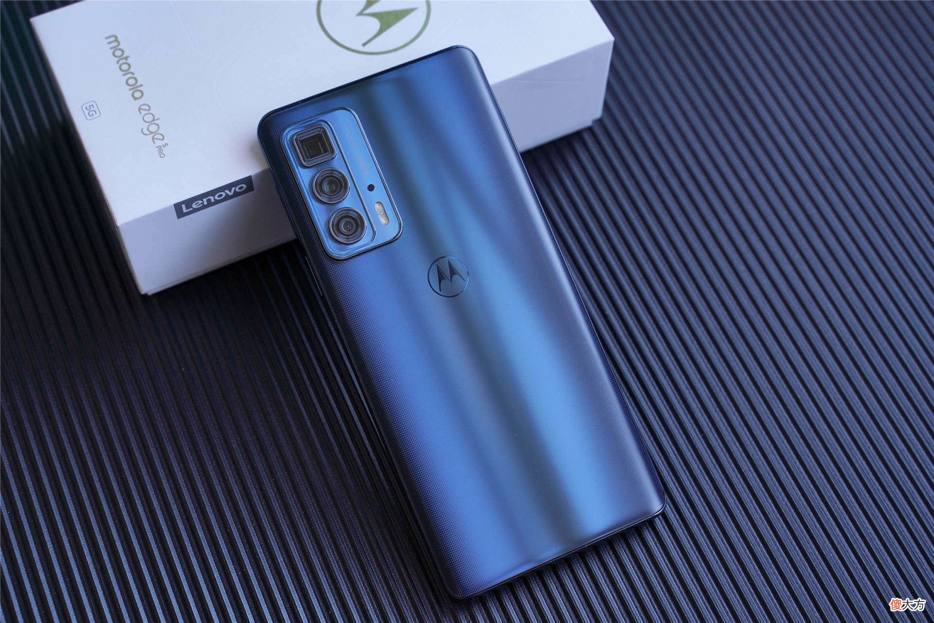 五款2000元级别的骁龙870手机，综合配置全面，用三四年不卡顿Redmi K40iQOO Neo5摩托罗拉edge s pro小米10S魅族18X侃哥叨叨