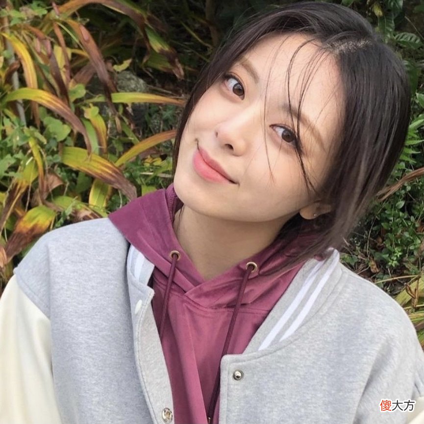 【就爱时尚】身形瘦到肋骨外翻被嘲笑，可申友娜的脸美得让我无法嘲笑