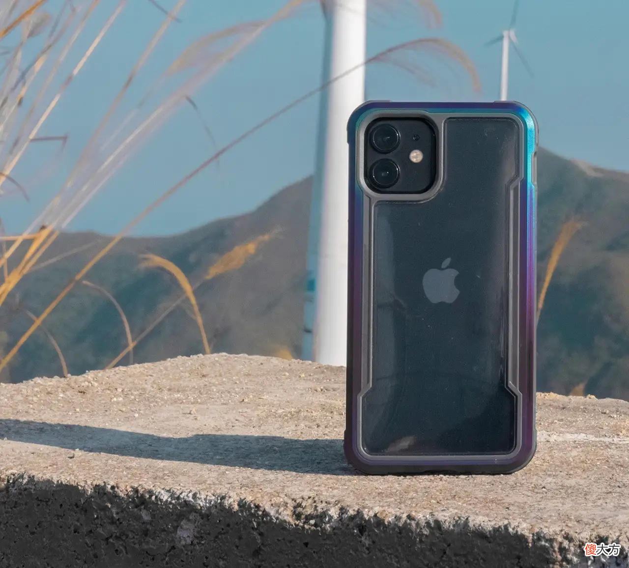 决色苹果12手机壳上手体验 iPhone12决色手机壳