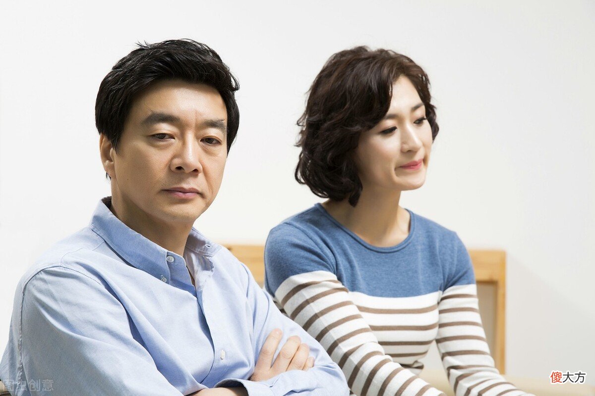 省吃俭用给媳妇买手机 给媳妇买个手机