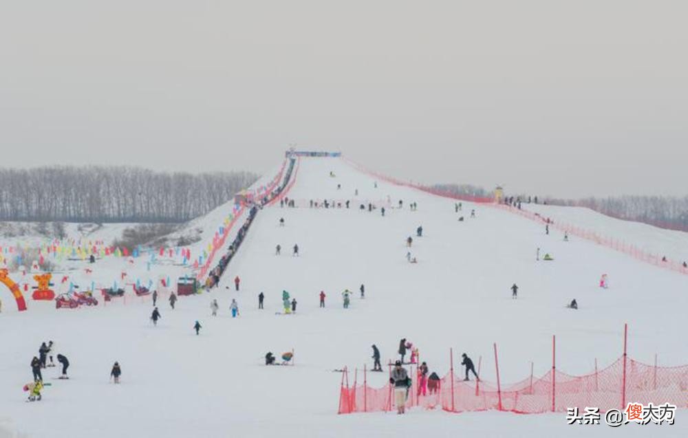 大庆人家门口的雪乡小镇，滑雪再不用远走