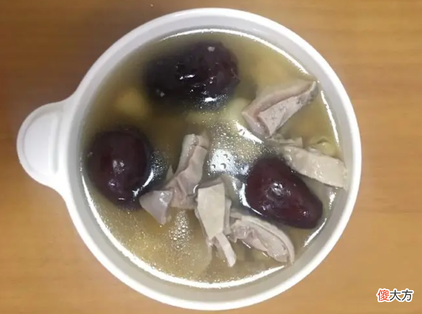 小叔子经常喝我的月子汤，高尿酸痛风发作，想让我出医药费