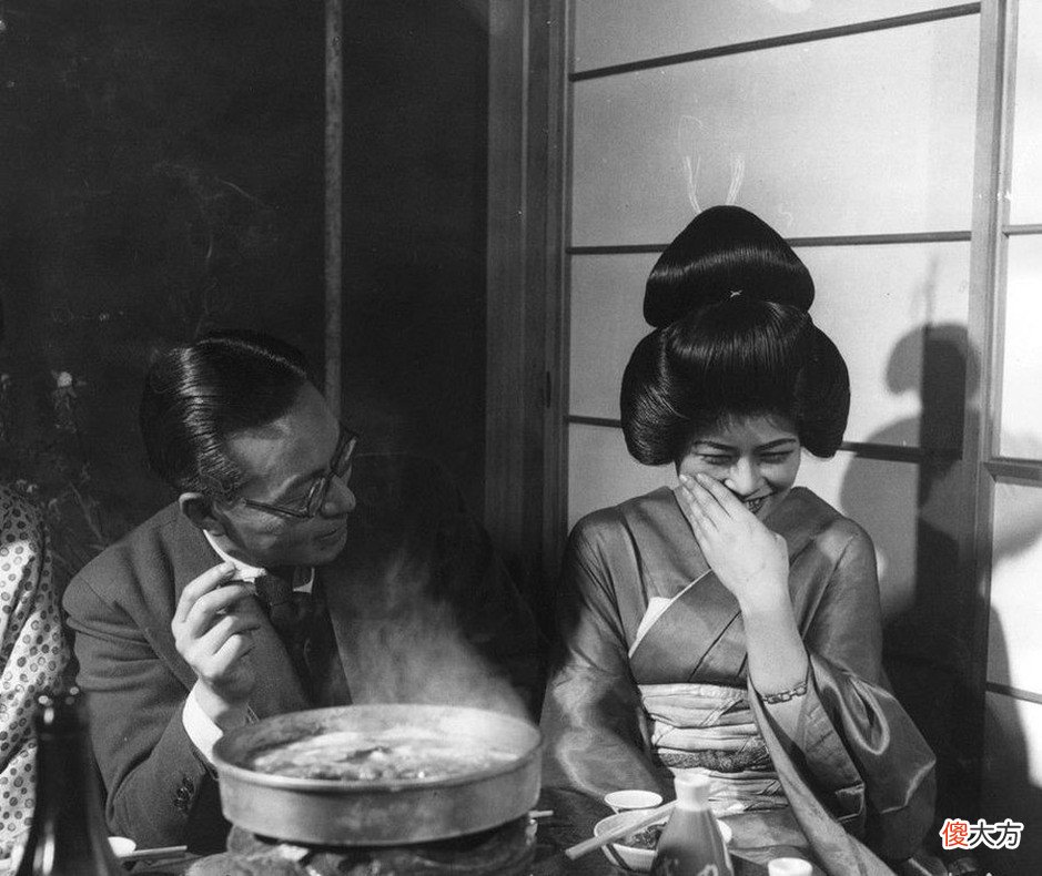 透过艺伎，30张老照片，还原真实的日本岛国现状