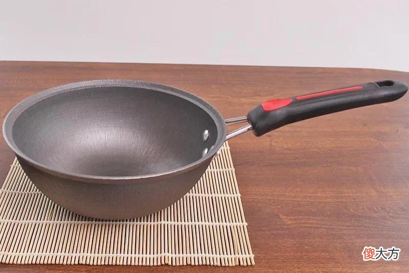 家里炒菜用什么锅 家里面炒菜用什么锅好