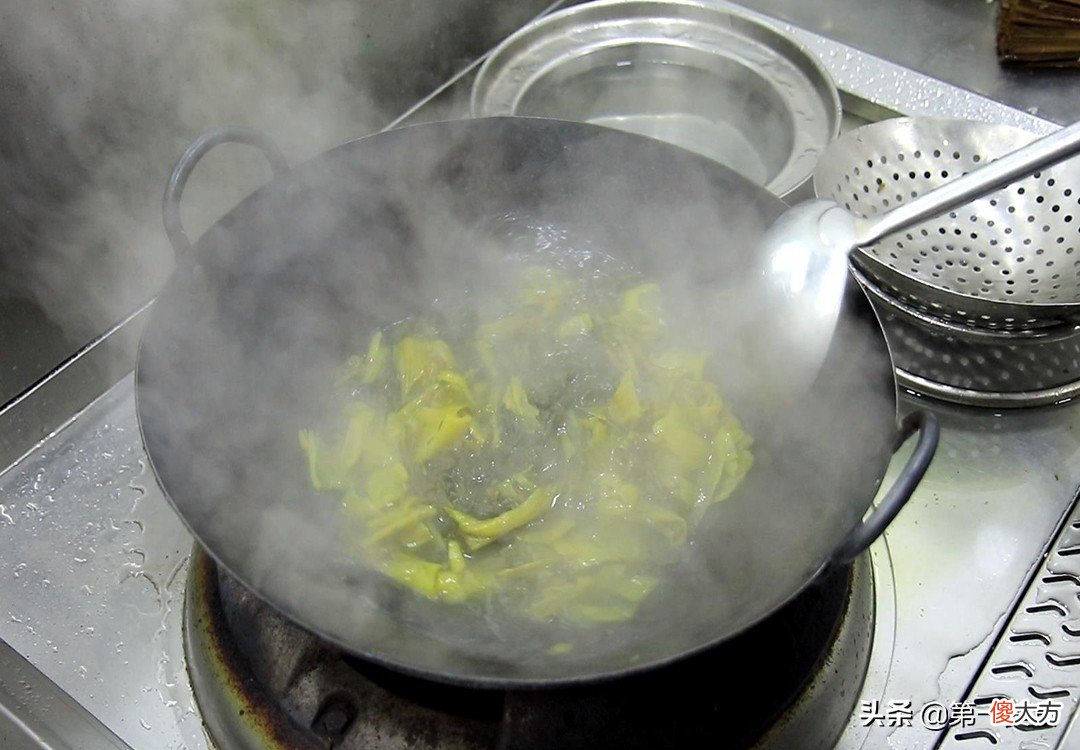 酸菜牛肉想要和饭店一样好吃 牛肉酸菜好吃吗