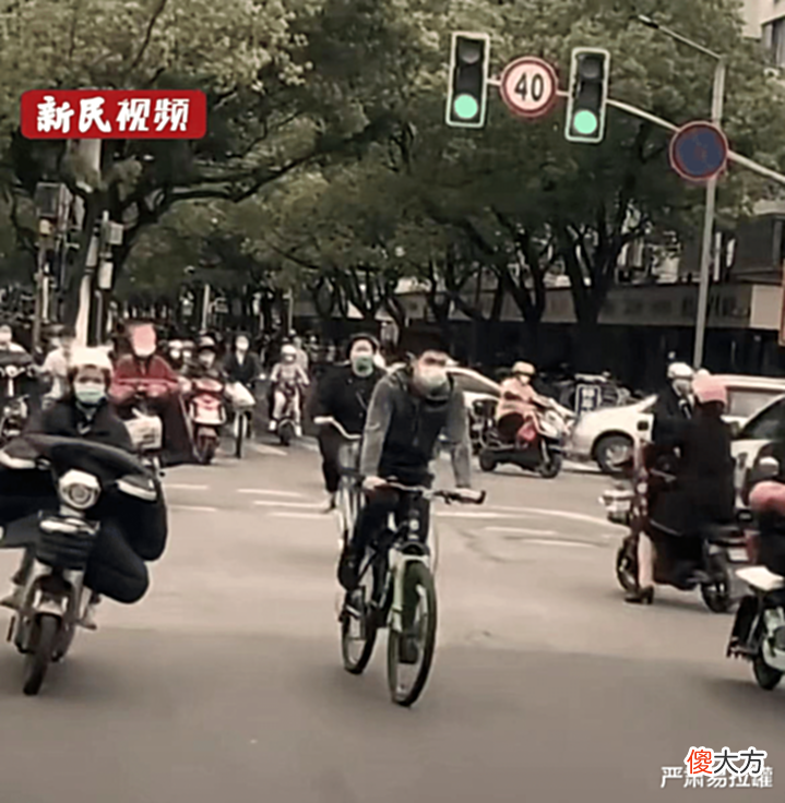 【爱历史】解封中的上海太魔幻? 民众挑着扁担采购, 骑驴出门, 犹如西天取经!
