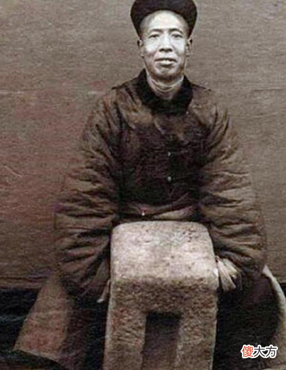 【历史故事】安徽学校发现清朝武状元古墓,刚挖一半,路人制止:别动我家祖坟