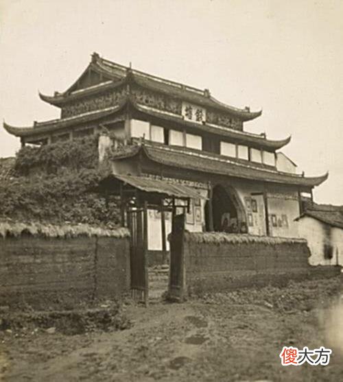 【爱历史】1908年珍贵晚清老照片，那时候雷峰塔还没倒塌