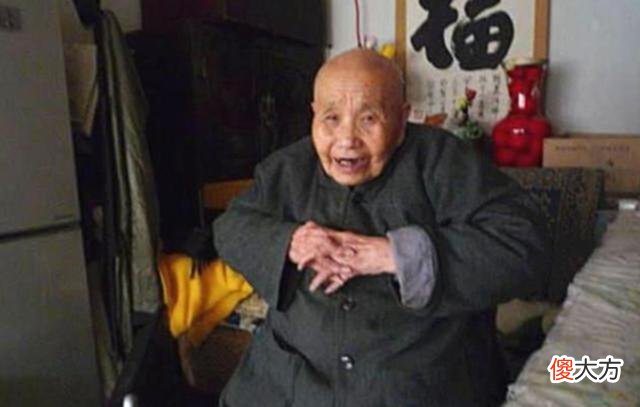 【爱历史】贴身太监回忆婉容刚结婚后的那段日子：总是突然有异常的举动！