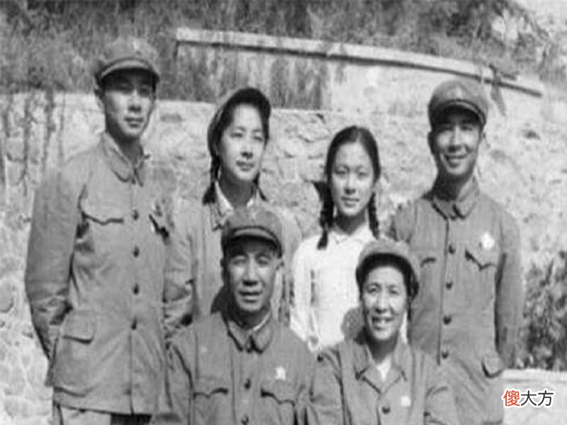 【爱历史】开国少将携妻回乡，发现童养媳守身如玉等其20年，该如何面对？