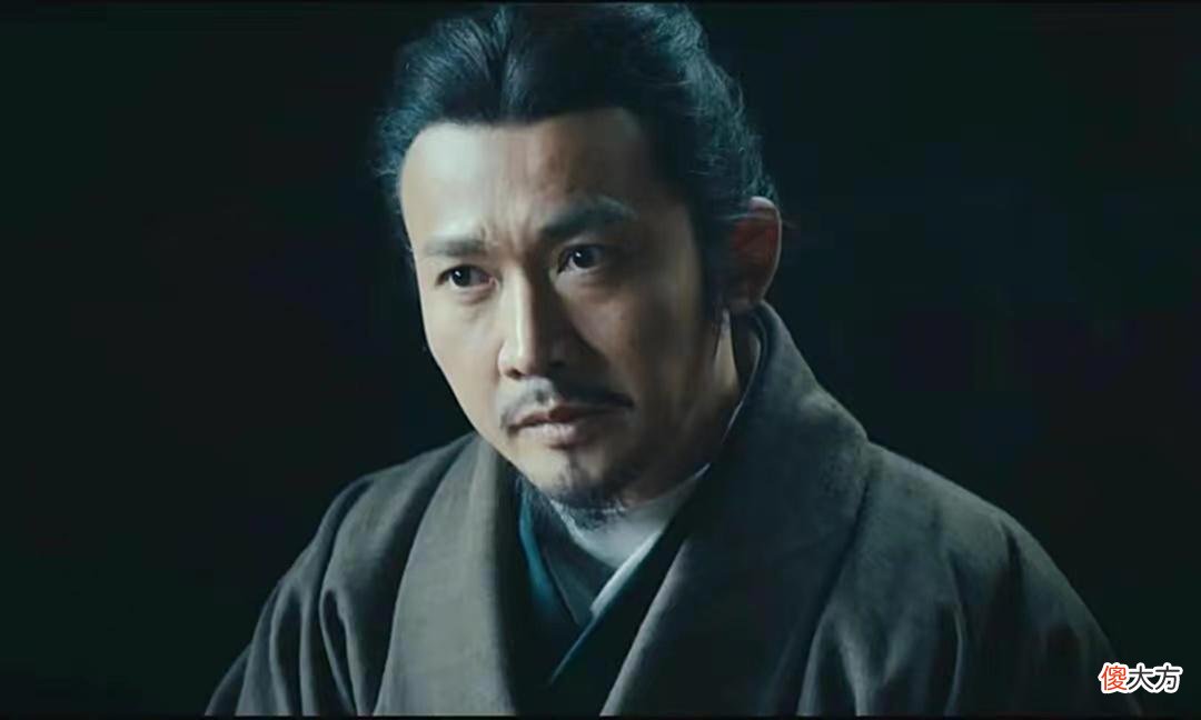 【历史故事】《风起陇西》那个狗一样匍匐在地的男人，或许是剧中最悲情的英雄