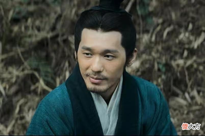【历史故事】《风起陇西》那个狗一样匍匐在地的男人，或许是剧中最悲情的英雄