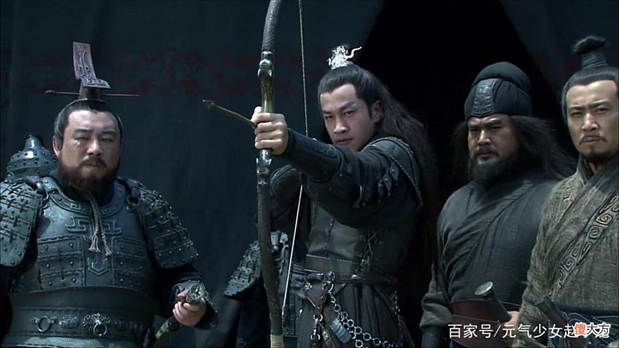 【爱历史】群雄逐鹿之时，如果刘备降曹，结局是像张绣还是像吕布？