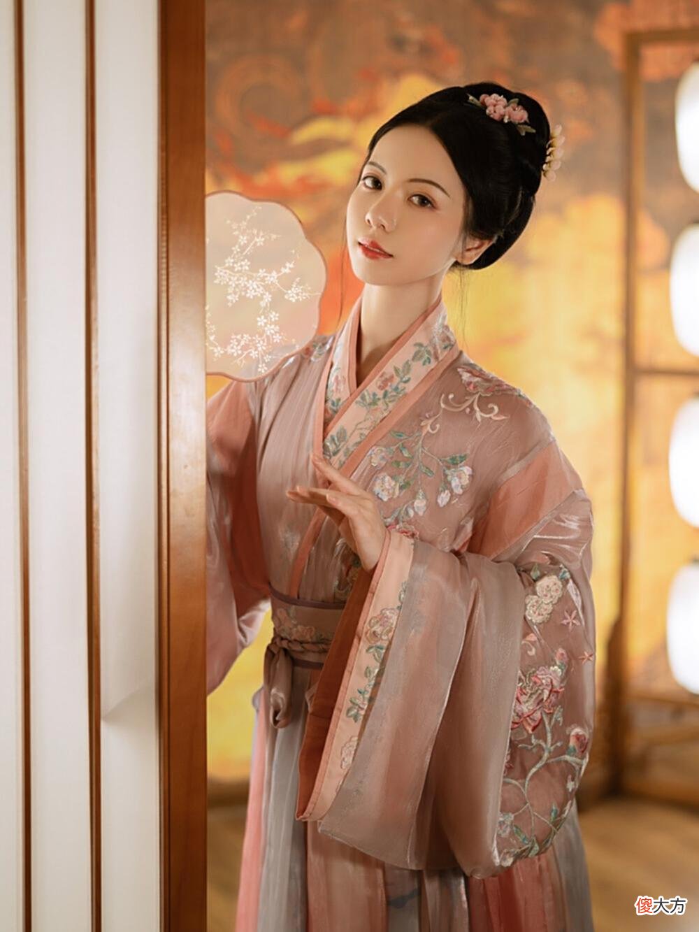 【历史故事】甜文《重生也没能摆脱年下的套路》侯府迎来一嫡女，只能宠着惯着