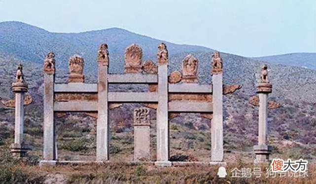 【历史故事】1972年内蒙发现康熙女儿墓，尸身穿龙袍240年不腐，宝物估值上亿