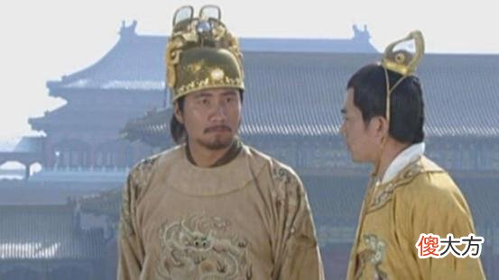 【历史故事】太子为救恩师跳入水中，侍卫将其救起，朱元璋：脱衣救人的斩了