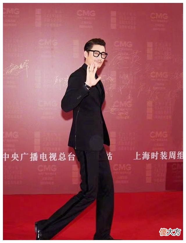 【就爱时尚】陆仙人要替代胡兵“中国第一男模”的位置？这不是痴人说梦吗