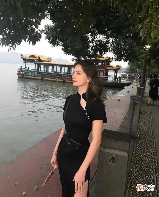 【就爱时尚】当俄罗斯美女穿上中国旗袍