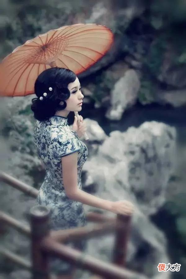 【就爱时尚】当俄罗斯美女穿上中国旗袍