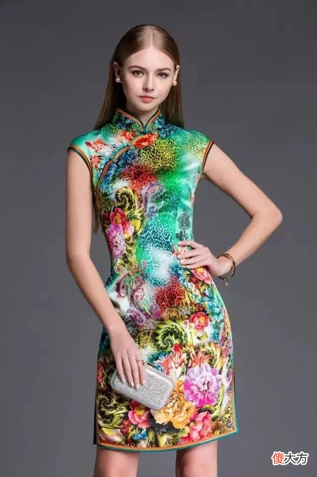 【就爱时尚】当俄罗斯美女穿上中国旗袍