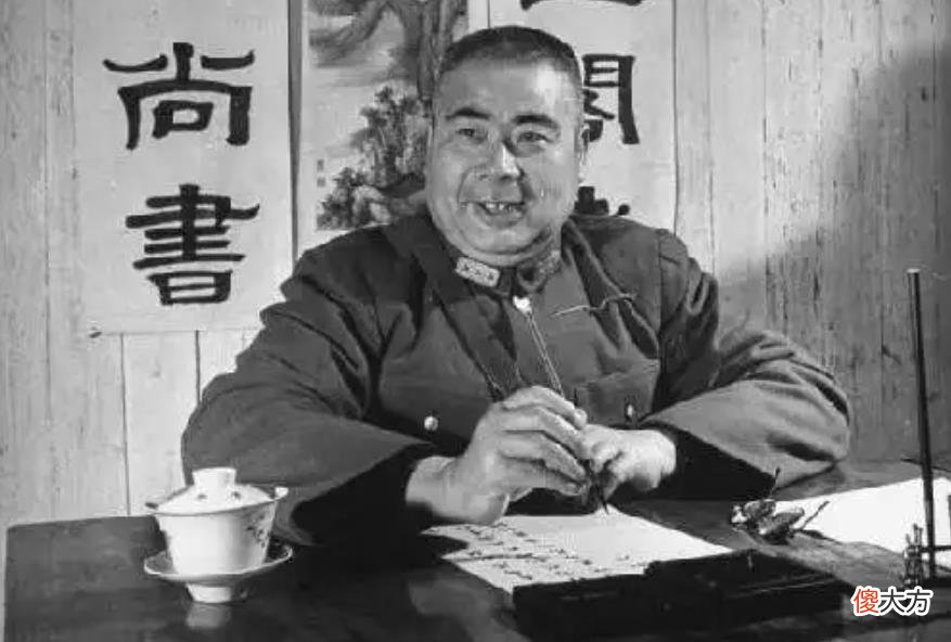 【历史故事】蒋介石身边的不倒翁，寂寂无名却长期位高权重，享年101岁