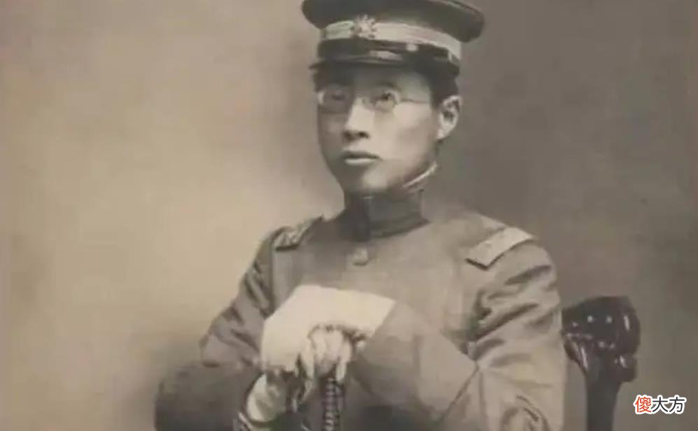 【历史故事】蒋介石身边的不倒翁，寂寂无名却长期位高权重，享年101岁