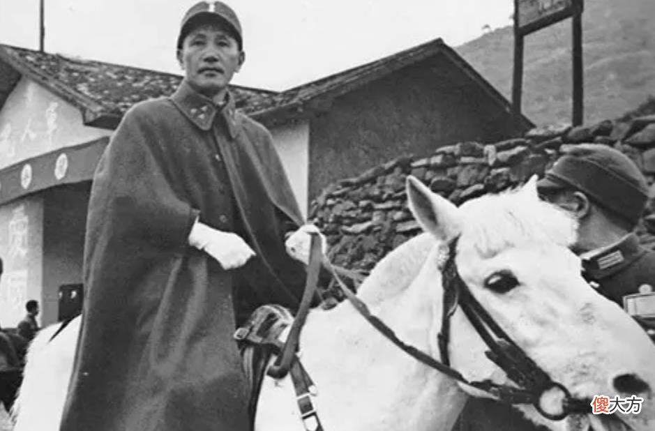 【历史故事】蒋介石身边的不倒翁，寂寂无名却长期位高权重，享年101岁