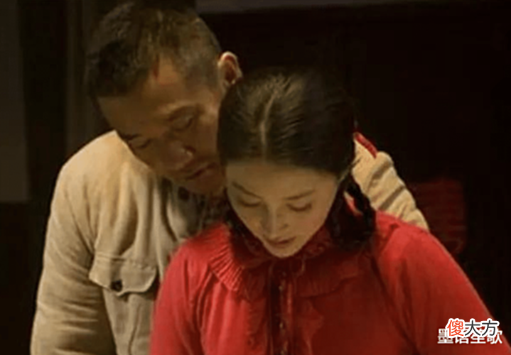 【爱历史】李云龙被逮捕后, 这个小人折磨他的妻子, 手段不忍直视