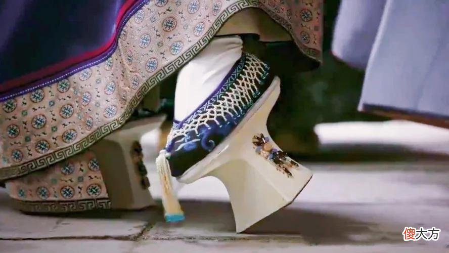 【就爱时尚】后宫妃嫔的绣花鞋，比高跟鞋还难穿，究竟有什么意头？