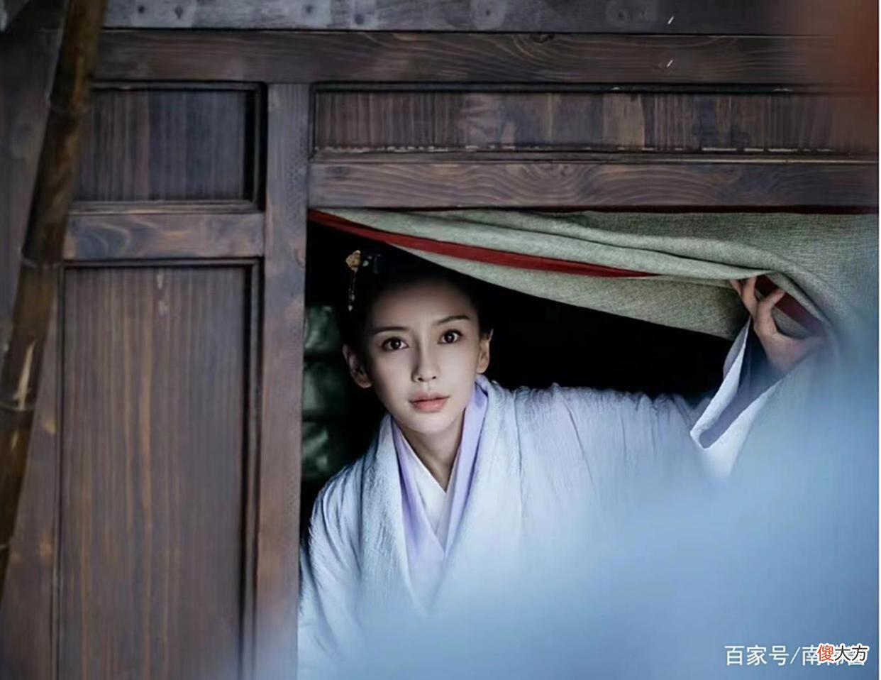 【历史故事】风起陇西：荀诩拆穿给柳莹身份，为什么还给她令牌放她走？