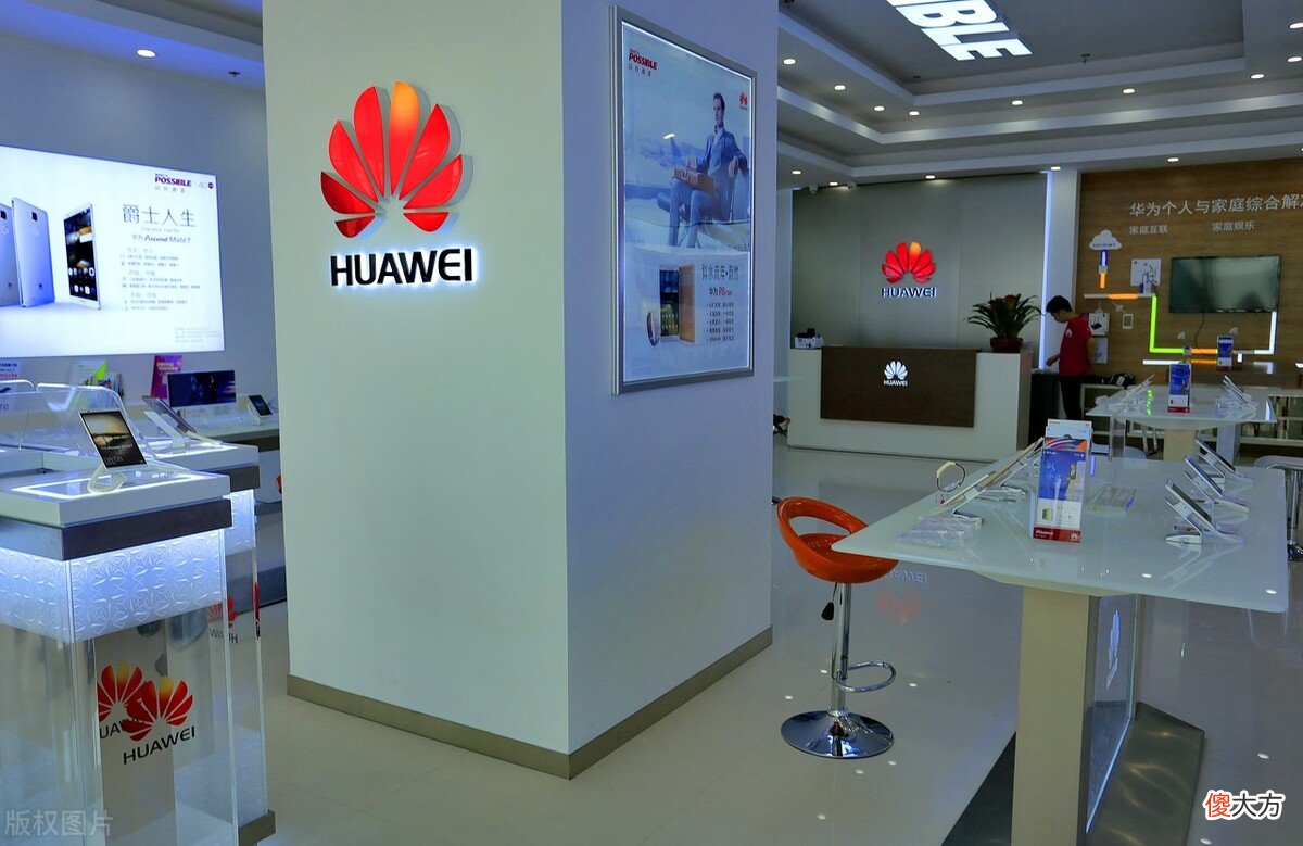 满大街的手机店无人问津却不关门 手机店没人